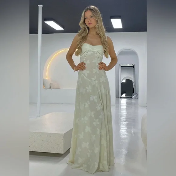 HOUSE OF CB 'Seren' Vintage Cream Floral Lace Back Maxi Dress NWT